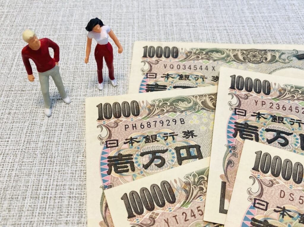 同棲で収入差があるときのお金の管理方法｜不満を防ぐコツとは